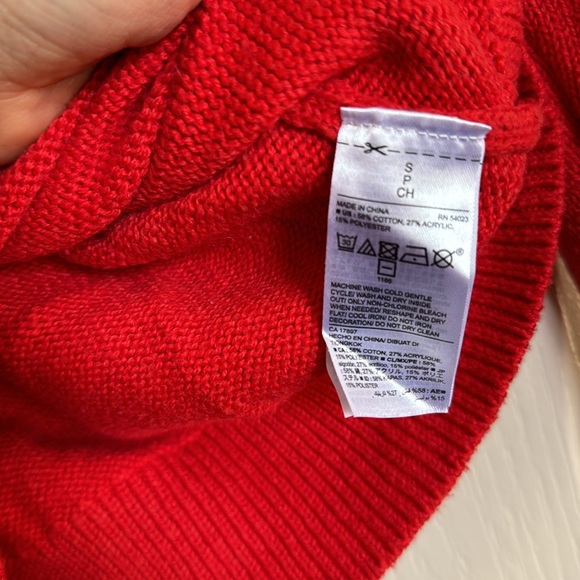 Old Navy women’s holiday sweater with sequins - Picture 3 of 4